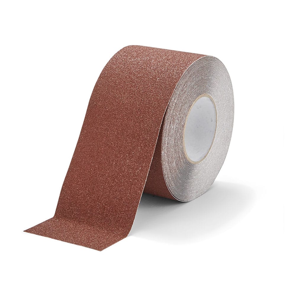 Antisliptape. Kleur: bruin. Breedte: 100 mm (10 cm).